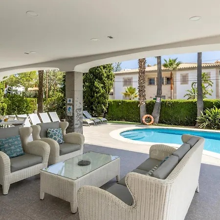 Pedro, Llenaire بيت للعطل