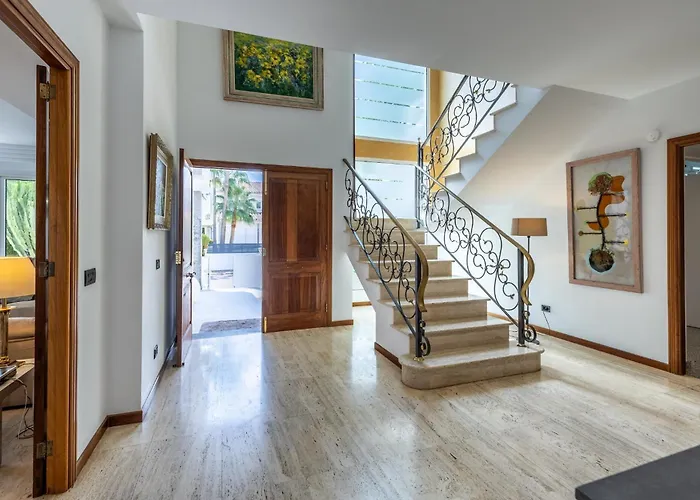 Pedro, Llenaire Tatil Evi