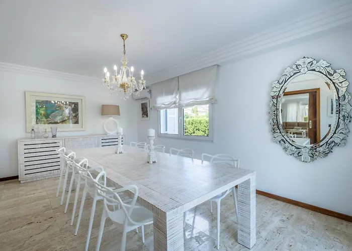 Pedro, Llenaire Tatil Evi *