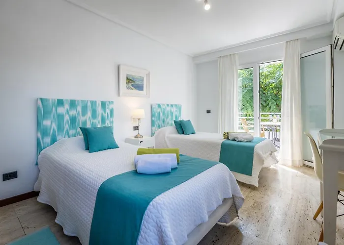 Tatil Evi Pedro, Llenaire