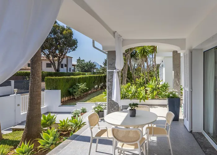 Tatil Evi Pedro, Llenaire