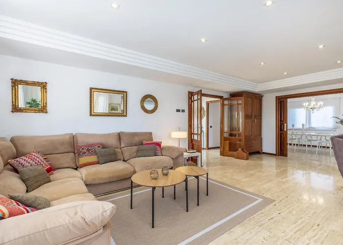 Pedro, Llenaire Tatil Evi